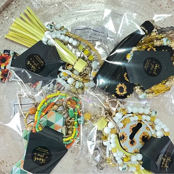 Geometric Bracelet Keychain - Picture 14 of 14